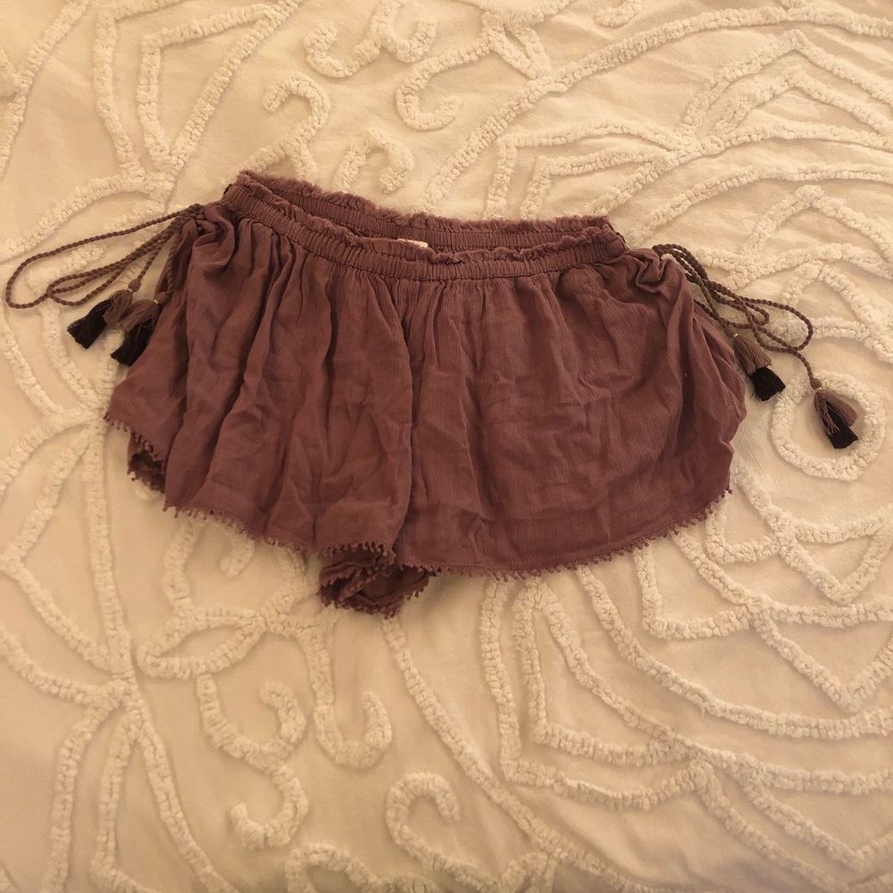 Sun & shadow burgundy/mauve shorts with tassels